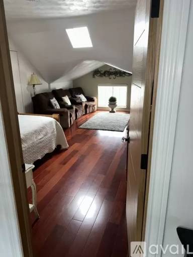 Main picture of 721 E Holly Ave