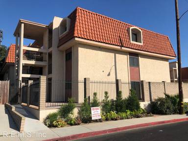 Main picture of 900 Cedar St