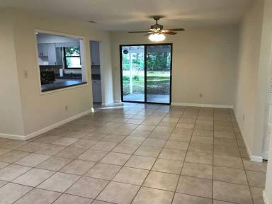 Main picture of 6033 NW 33rd St