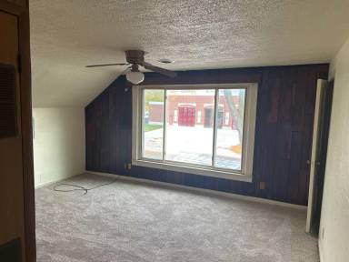 Main picture of 904 E 3rd St