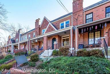 Main picture of 216 Emerson St NW