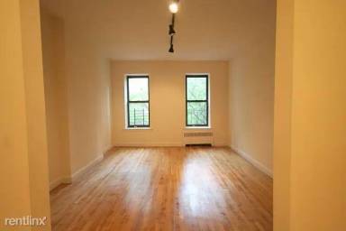 Main picture of 206 E 70th St