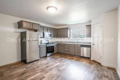 Main picture of Tucker Row at Waters Edge