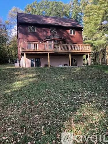 Main picture of 8282 Collins Rd