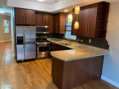 Main picture of 3119 N Hoyne Ave