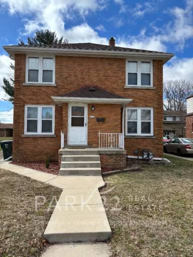 Main picture of 1813 E Norwich Ave