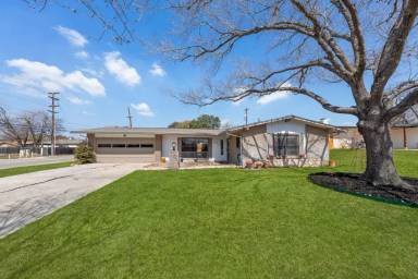 Main picture of 303 Marquis Ln