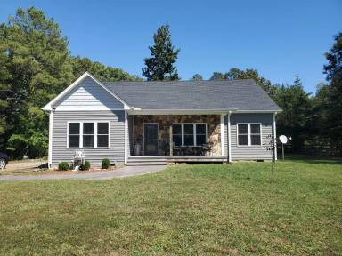 Main picture of 270 Clayville Rd