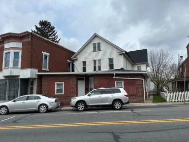 Main picture of 2630 Walnut St