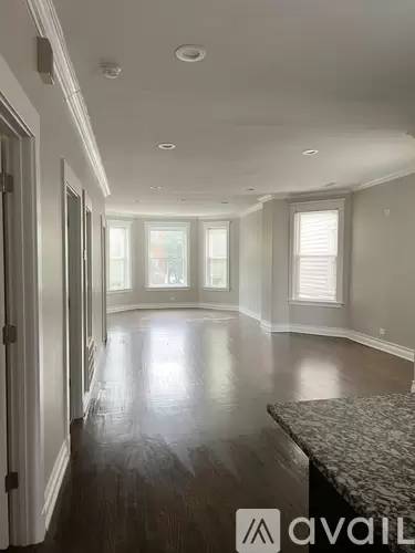 Main picture of 4901 W Hutchinson St