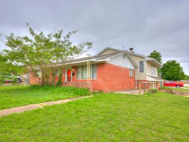 Main picture of 1802 S Dille Ave