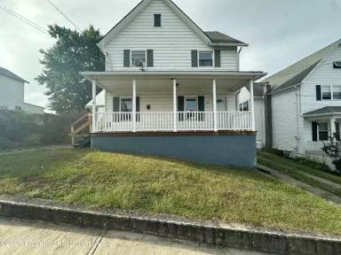 Main picture of 149 Tompkins St