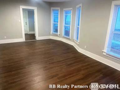 Main picture of 1121 S Quaker Ave