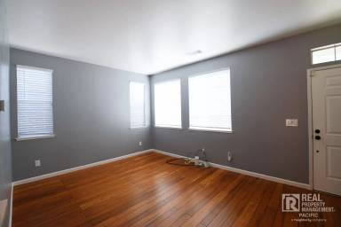 Main picture of 827 Myrtle St