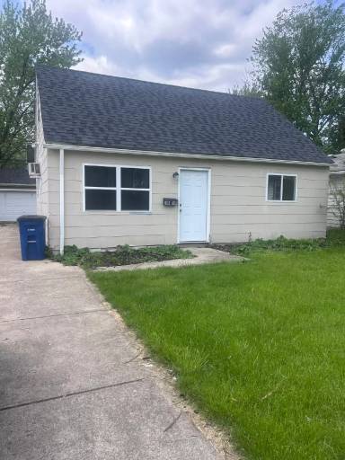 Main picture of 3890 E 143rd St