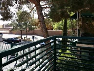 Main picture of 530 Elm Dr