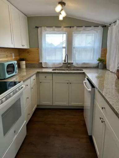 Main picture of 2421 North St