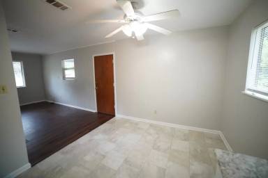Main picture of 1329 Blossom Cir