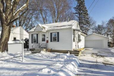 Main picture of 308 15th Ave NE