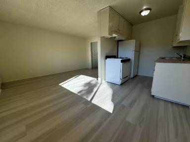 Main picture of 530 N Wilson Ave