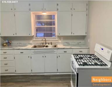 Main picture of 385 W Forest Ave