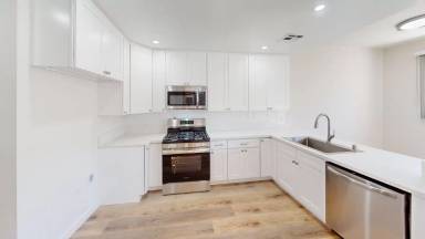 Main picture of 4411 Cahuenga Blvd