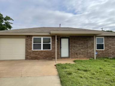 Main picture of 4616 Erskine St