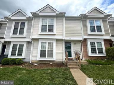 Main picture of 131 Saint Charles Sq