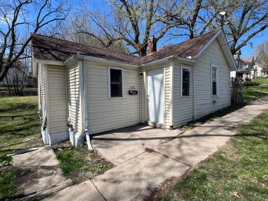 Main picture of 1108 N Gaines St