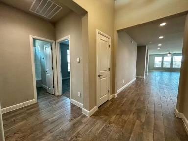 Main picture of 16028 Bronte Ln