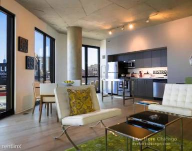 Main picture of 1611 West Division Apartments
