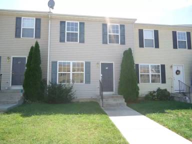 Main picture of 21 Sanford Dr