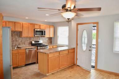 Main picture of 5551 Wheeler St