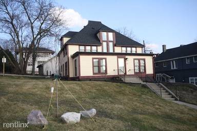 Main picture of 22 Lafayette Ave NE