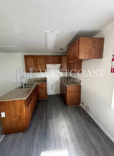 Main picture of 349 S Ashford Ave