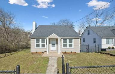 Main picture of 306 W 17th St