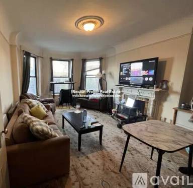 Main picture of 125 Saint Botolph St