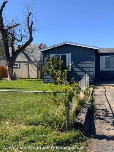 Main picture of 232 14th Ave SW