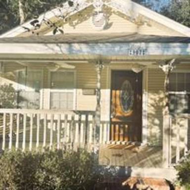 Main picture of 907 N De Villiers St