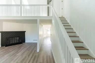 Main picture of 69 Groton Dr