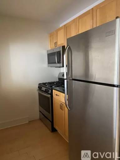 Main picture of 324 W 96th St
