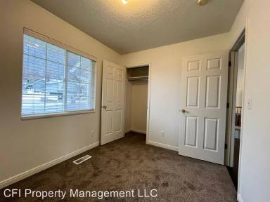 Main picture of 460 E 950 N