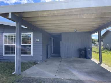 Main picture of 200 N 21st St