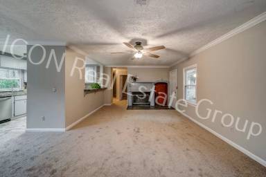Main picture of 53 Black Rd NE