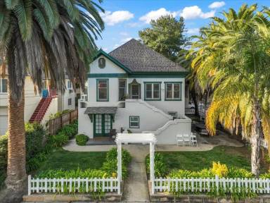 Main picture of 410 Leland Ave