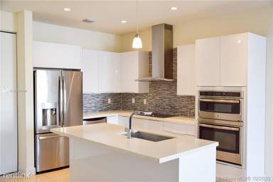 Main picture of 6310 NW 103rd Pl