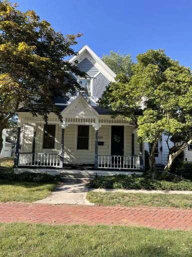 Main picture of 222 E Lima St