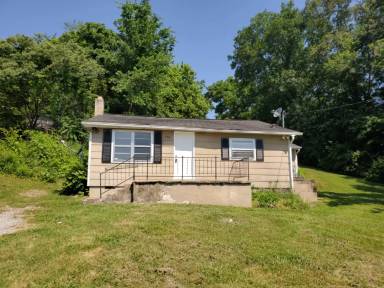 Main picture of 736 Everett Rd