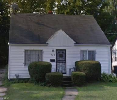 Main picture of 715 W Dewey St