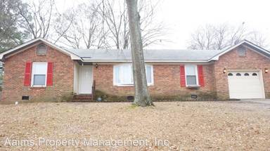 Main picture of 907 Dandridge Dr